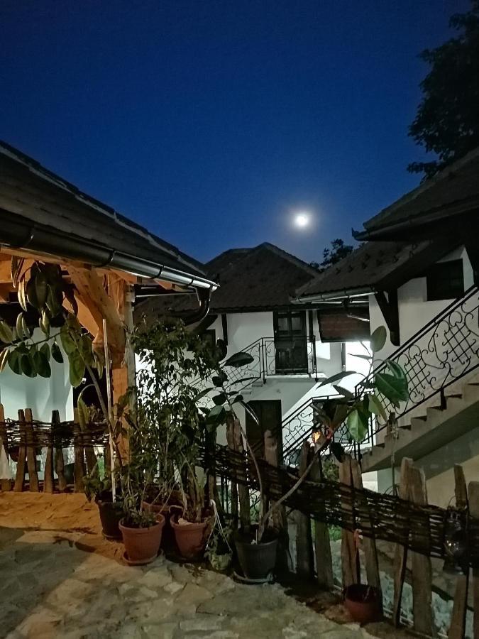Etno Selo Lelic Bed & Breakfast Валево Екстериор снимка