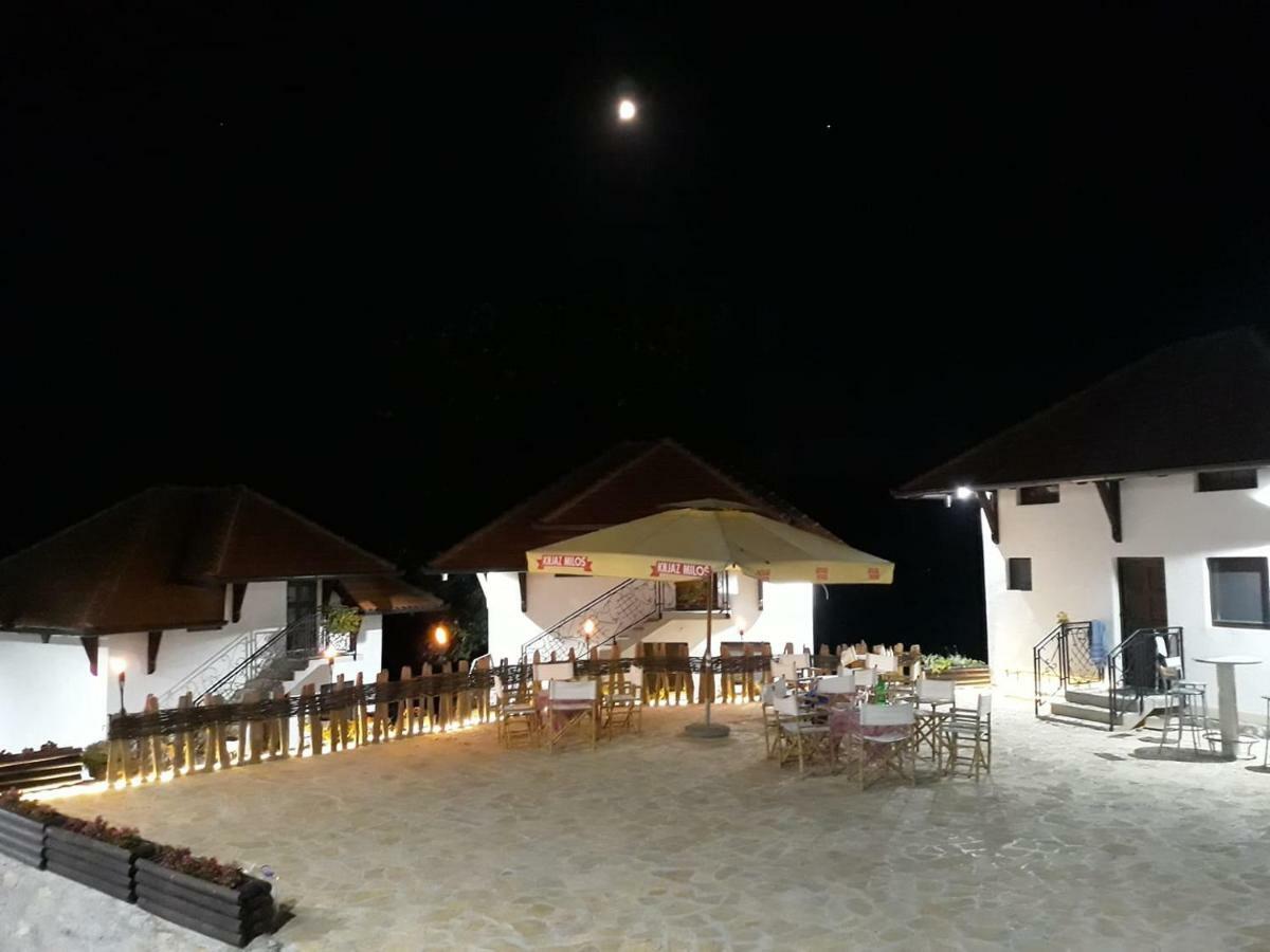 Etno Selo Lelic Bed & Breakfast Валево Екстериор снимка